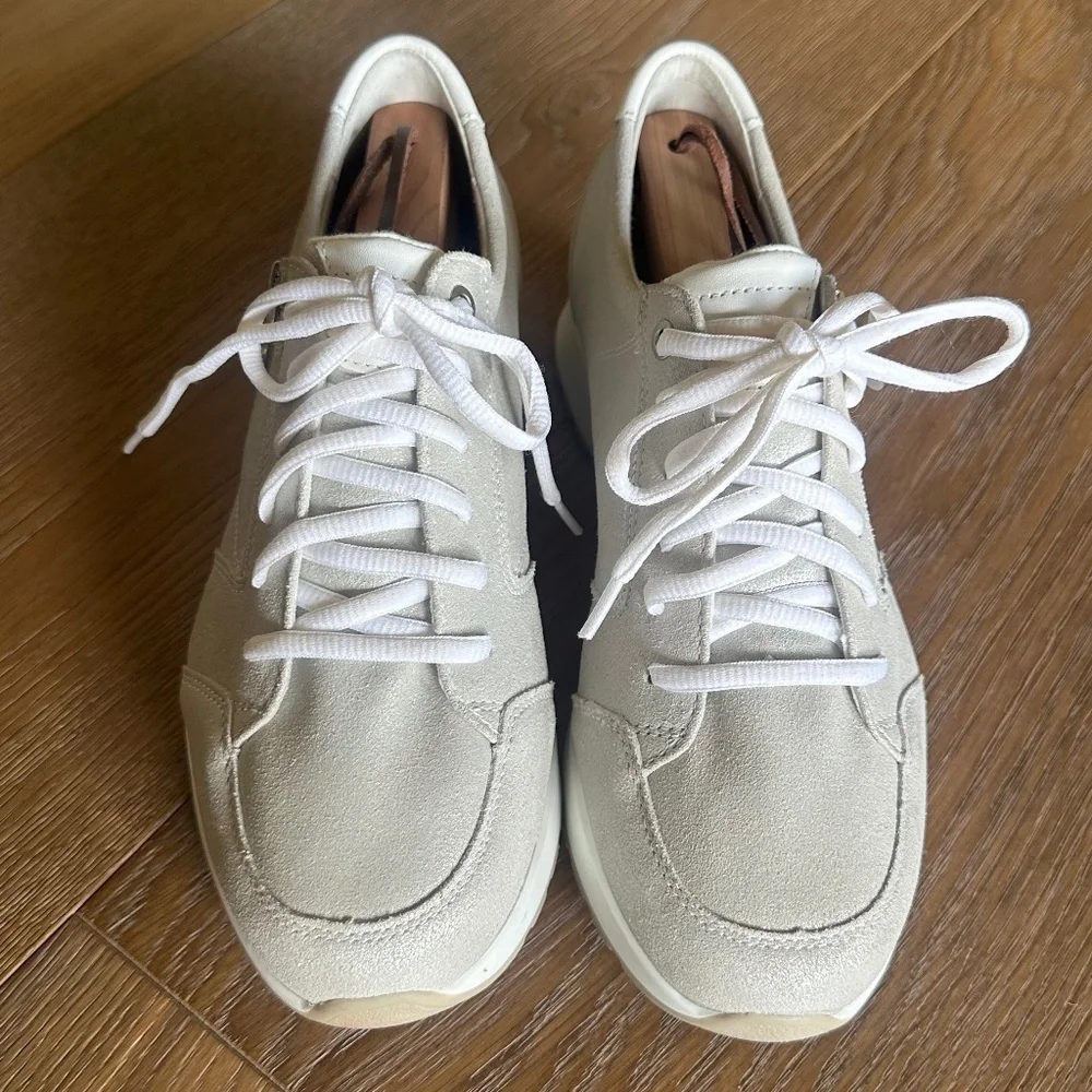 Munro Sutton Sneaker Metallic Silver White Zip Comfort Shoe 9WW Wide Width